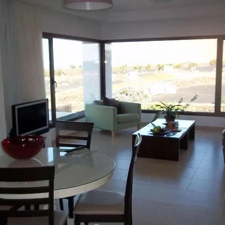 Sleeps 4 Pool Wifi Апартаменты *