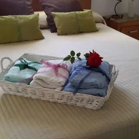 Апартаменты Sleeps 4 Pool Wifi Тинахо