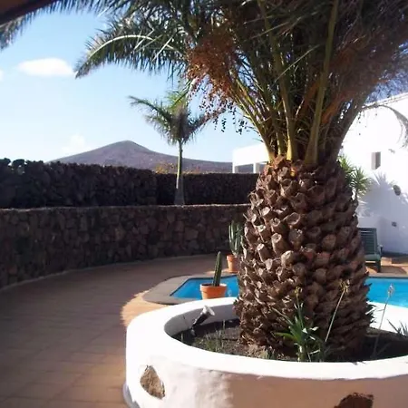 Sleeps 4 Pool Wifi Апартаменты