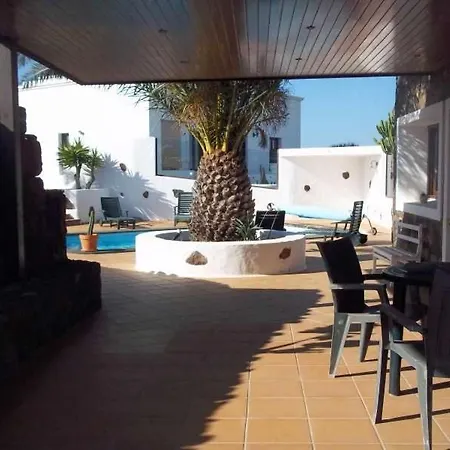 Апартаменты Sleeps 4 Pool Wifi Тинахо