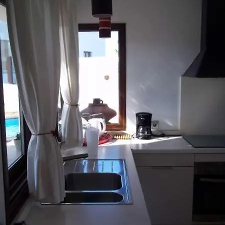 Sleeps 4 Pool Wifi Апартаменты *
