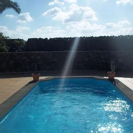Sleeps 4 Pool Wifi 티나조