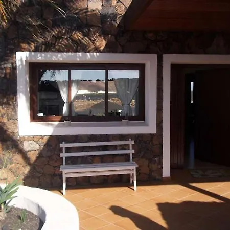 Sleeps 4 Pool Wifi 아파트